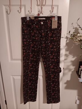 Levi Strauss & Co Black Floral 314 Shaping Straight Jeans. 30/30 NWT.